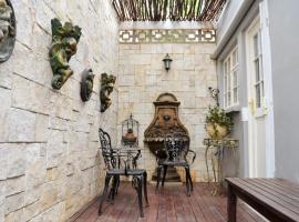 Versailles Self-Catering，位于惠灵顿的酒店