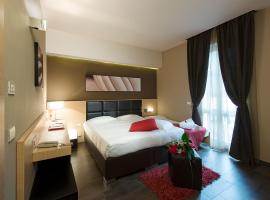 UNAHOTELS Villa dei Platani Foligno，位于福利尼奥的酒店