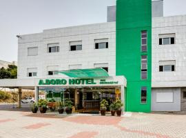 Adoro Hotel，位于法罗皮利亚的酒店