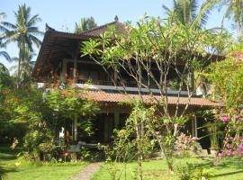 GUESTHOUSE BALI SANDAT，位于Julah的酒店