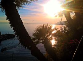 Camogli Golfo Paradiso la casa del Comandante，位于卡莫利的酒店