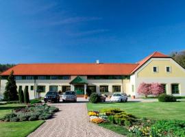 Hotel Szépalma，位于Erdősitanya的酒店
