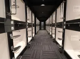 LEO YU Capsule Hotel Nishifunabashi