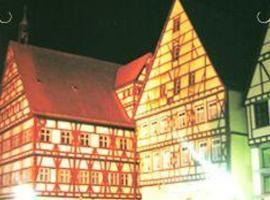 西波尔蒂科隆欧厅艮酒店，位于Oettingen in Bayern的酒店