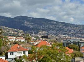 Apartment in the city of Funchal up 2 at 6 pers，位于São Pedro的酒店