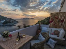 Maridea Casa Vacanza- Le Alcove sul Mare Suites，位于蓬扎的酒店