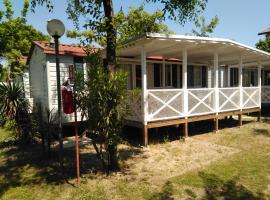 AdriaCamp Mobile Homes Cavallino，位于卡瓦利诺的酒店