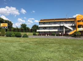 普瑞米尔昂古勒姆拉库洛那经典酒店，位于拉库罗讷的住宿