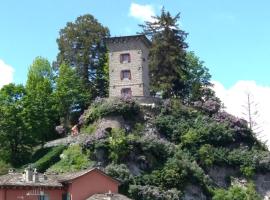 Torre Riva Dimora storica，位于菲乌马尔博的酒店