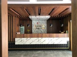 Jolnar Garden Hotel，位于Verizena的酒店