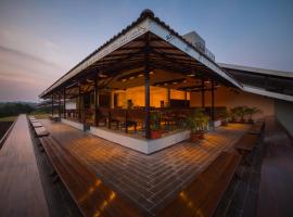 Kyriad Prestige Riverside Amba Ghat by OTHPL，位于戈尔哈布尔的酒店