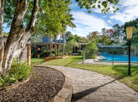 Spacious Hideaway Retreat, Brookfield, Brisbane，位于布里斯班的酒店