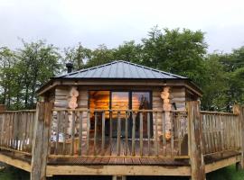 Coed y Marchog Woodland Retreat，位于赫里福德的酒店