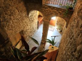 萨斯贝纳斯酒店，位于桑图卢苏尔朱的酒店