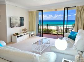 Blue Ocean Apartment，位于黄金海岸Palm Beach Parklands附近的酒店