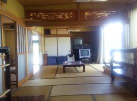 Minshuku Kamagari，位于吴市Mitarai Tenman-gu Shrine附近的酒店