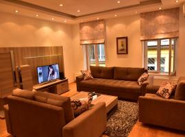 Ferhadija Luxury Apartment，位于萨拉热窝University of Sarajevo附近的酒店