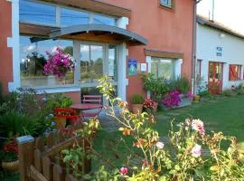 B&B La Maison Des Collines Autour Chambres d'hôtes