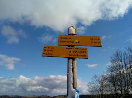 Gîte au pied des volcans d'Auvergne Aydat，位于艾达的酒店