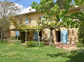 Farmhouse, with large pvt pool in Provence