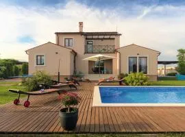 Villa NaNa - modern Villa with a pool surrounded by nature, Istria-Pula