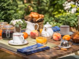 relais du castera，位于Nestier的酒店