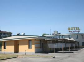 Hotel Motel Las Vegas，位于卡斯泰莱托迪布兰杜佐的酒店