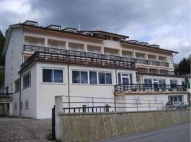 hotel gioia，位于圣塞韦里诺卢卡诺的酒店