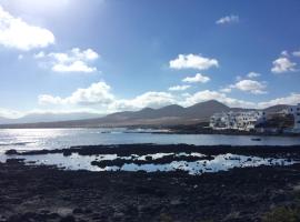 Casa Pura Vida y el Mar，位于Caleta de Caballo的酒店