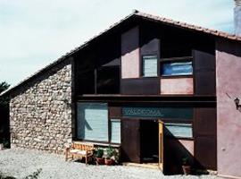 Hotel Valdeoma，位于卡拉维亚斯的酒店