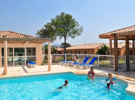 Résidence Goélia Le Village Azur，位于阿尔让河畔皮热的舒适型酒店