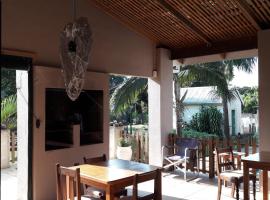 Jacaranda Guesthouse，位于Eshowe夏卡兰德 - 祖鲁文化村附近的酒店