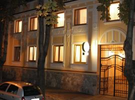 莱提蒂亚住宿加早餐旅馆，位于考波什堡的酒店