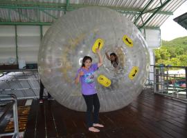 Thongsomboon Club，位于北冲的酒店