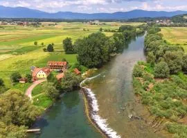 Fortun Estate - apartmaji ob reki Kolpi