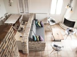 Mega Skinos Villa，位于Perakh&oacute;rion的宠物友好酒店