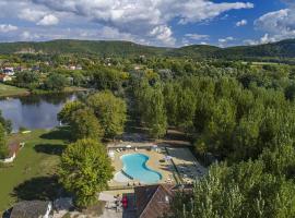 Camping les Borgnes Saint-Sozy，位于圣索泽的酒店