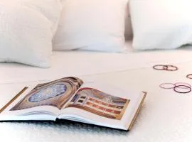 Palazzo Boscareto - suites di charme in centro storico - garage moto, box bici