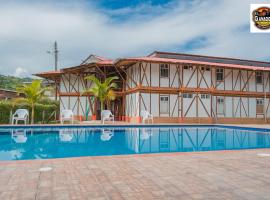 Hotel El Ganadero，位于El Total的酒店
