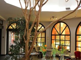 Hotel Restaurant La Poularde - Chateaux et Hotels Collection，位于蒙特龙莱班的酒店
