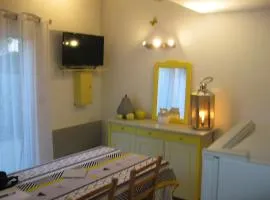 Pavillon de vacances chic et moderne