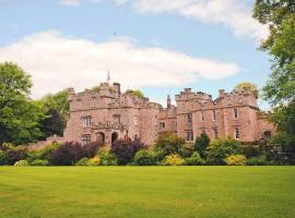 Otterburn Castle，位于奥特本的酒店