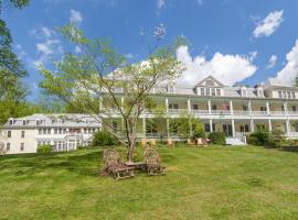 Grand Old Lady Hotel，位于韦恩斯维尔的酒店