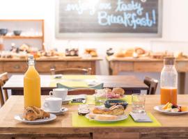 Hotel Villa Rina，位于加尔达湖滨的酒店