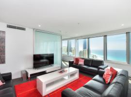 Private Q1 Resort & Spa Apartment with Ocean Views，位于黄金海岸的度假村