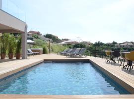Casa Mare E Vista，位于普罗普里亚诺的带按摩浴缸的酒店