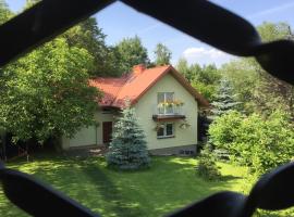 Holiday house EWA，位于Meszna Opacka的酒店