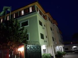 Citilodge Hotel & Conference Centre Newly Renovated，位于阿布贾的酒店