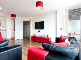 Apartment in Central MK - Bed Choice of 1 Super-king Or 2 Singles and also 2 Sofa Beds - Free Parking and Smart TV - Contractors, Relocation, Business Travellers