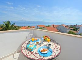 Apartments Residence Sunce Supetar - cozy base to stay and explore island Brac FREE PARKING，位于苏佩塔尔的海滩短租房